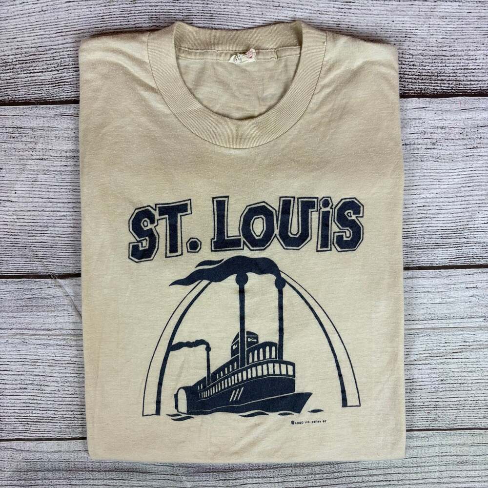 Vintage 1982 St. Louis The Arch Screen Stars T-shirt